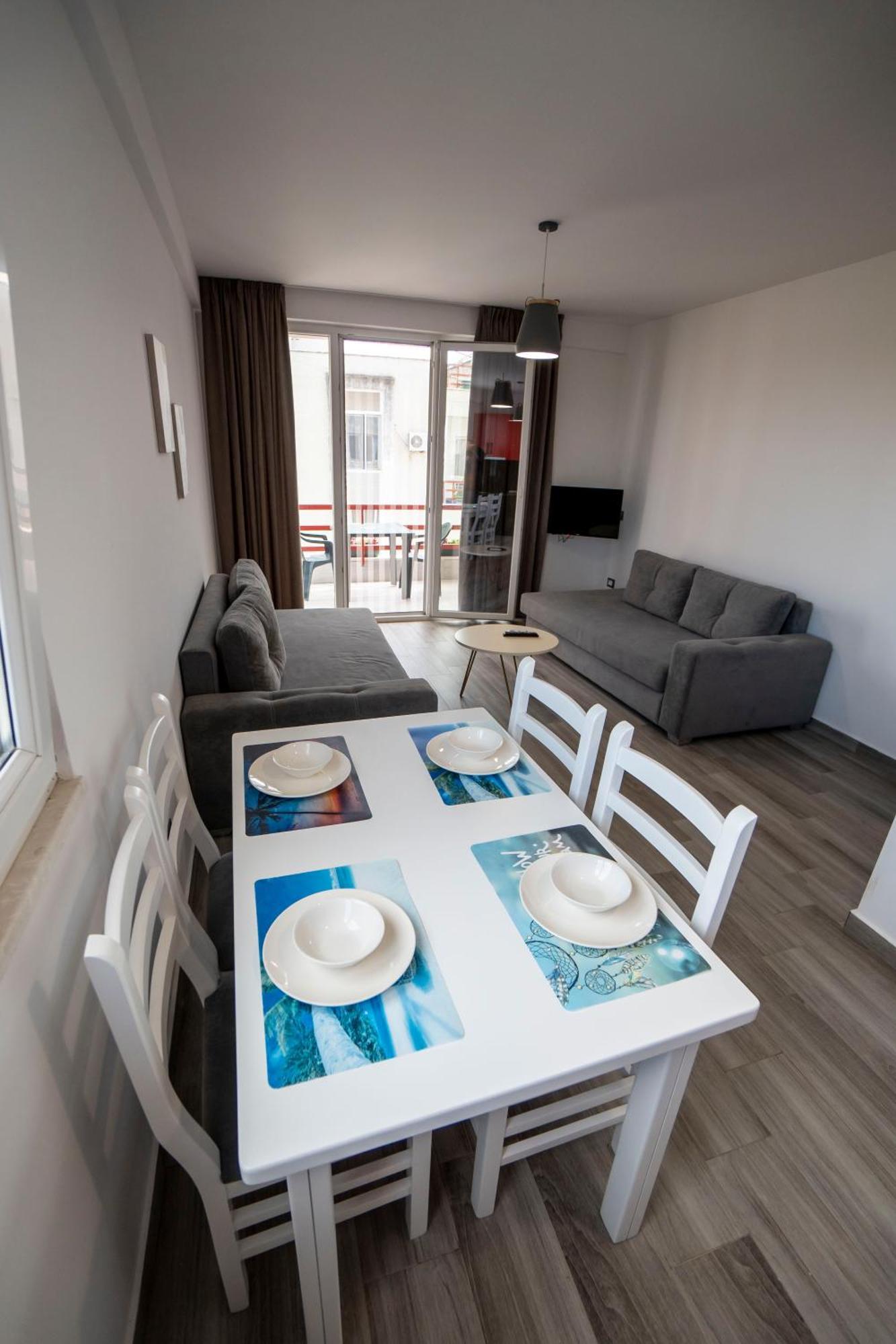Tuttomondo Apartments Голем Экстерьер фото