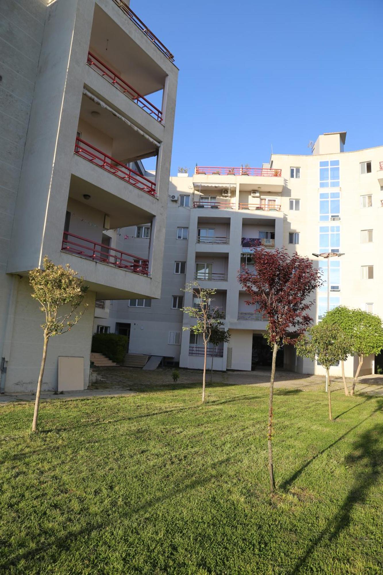 Tuttomondo Apartments Голем Экстерьер фото